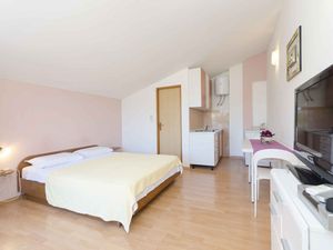 24030901-Ferienwohnung-2-Vodice-300x225-5