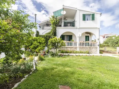 Ferienwohnung für 2 Personen (30 m²) in Vodice 1/10
