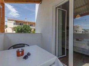 24032240-Ferienwohnung-2-Vodice-300x225-3