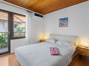 Ferienwohnung für 8 Personen (80 m²) in Vodice