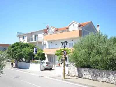 Ferienwohnung für 8 Personen (100 m²) in Vodice 1/10