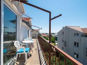 23940861-Ferienwohnung-4-Vodice-300x225-1