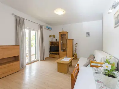 Ferienwohnung für 3 Personen (50 m²) in Vodice 2/10