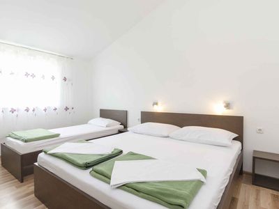 Ferienwohnung für 5 Personen (80 m²) in Vodice 1/10