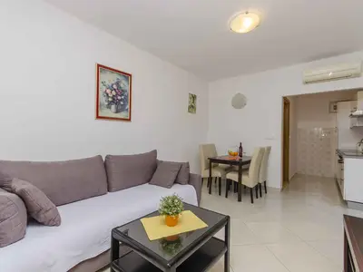 Ferienwohnung für 3 Personen (50 m²) in Vodice 6/10