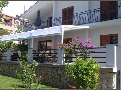 Ferienwohnung für 9 Personen (110 m²) in Vodice 1/10