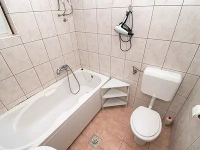 Ferienwohnung für 4 Personen (60 m²) in Vodice 8/10