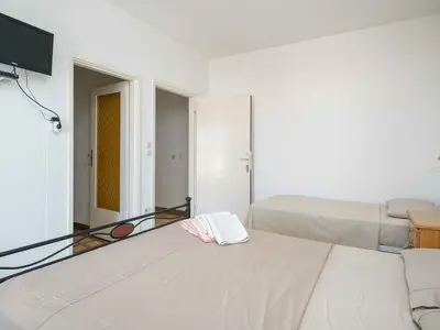 Ferienwohnung für 3 Personen (20 m²) in Vodice 9/10