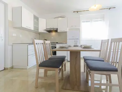 Ferienwohnung für 4 Personen (38 m²) in Vodice 6/10