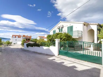 Ferienwohnung für 5 Personen (80 m²) in Vodice 1/10