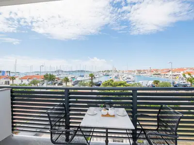 Ferienwohnung für 2 Personen (30 m²) in Vodice 1/10