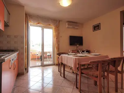 Ferienwohnung für 4 Personen (55 m²) in Vodice 6/10
