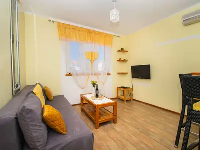 Ferienwohnung für 3 Personen (50 m²) in Vodice 8/10