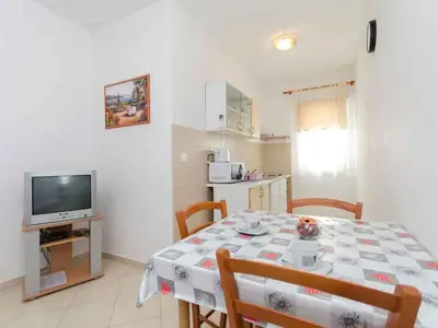 Ferienwohnung für 2 Personen (30 m²) in Vodice 6/10