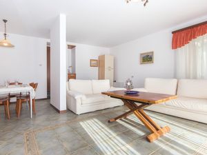 23725566-Ferienwohnung-4-Vodnjan-300x225-4