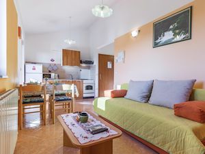 23739223-Ferienwohnung-4-Vodnjan-300x225-5