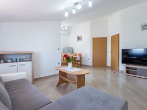 24007963-Ferienwohnung-3-Vodnjan-300x225-3