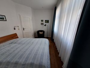 23939798-Ferienwohnung-4-Vöhl-300x225-5