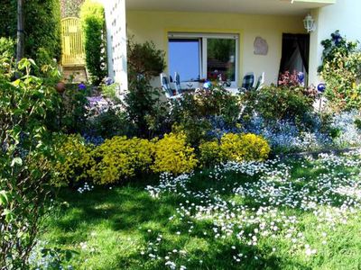 Zugang im Erdgeschoß von Gartenseite mit Blick auf die Terrasse