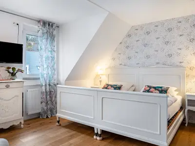 Photo, INSIDE, OUTSIDE