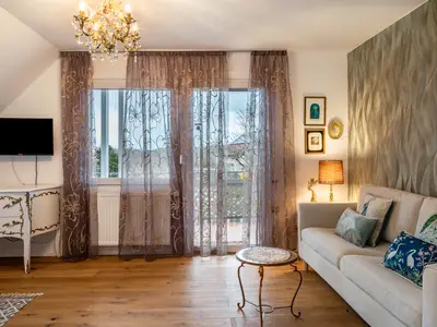 Photo, INSIDE, OUTSIDE