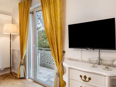 Photo, INSIDE, OUTSIDE