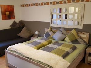 22140415-Ferienwohnung-4-Volkach-300x225-3