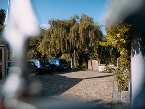 Parkplatz direkt vor der Ferienwohnung