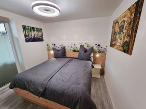 23292797-Ferienwohnung-4-Volkach-300x225-3