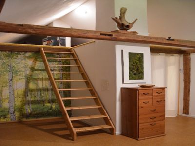 Wohnraum , Treppe zum Loft...Doppelbett