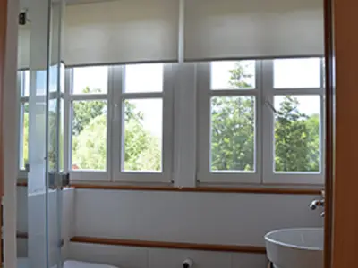 Badezimmer mit Dusche