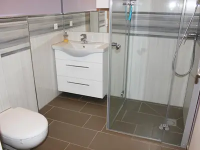 Lilys Haus, Wohnung 2, Badezimmer