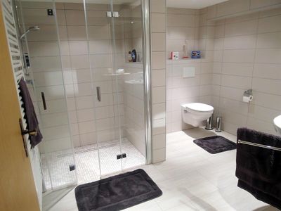 Bienes Ferienwohnung Badezimmer mit Dusche