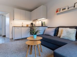 23981124-Ferienwohnung-4-Vollerwiek-300x225-3