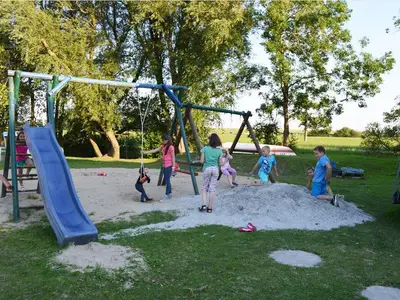 Hauseigener Spielplatz