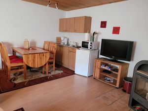 23355395-Ferienwohnung-4-Vollrathsruhe-300x225-3