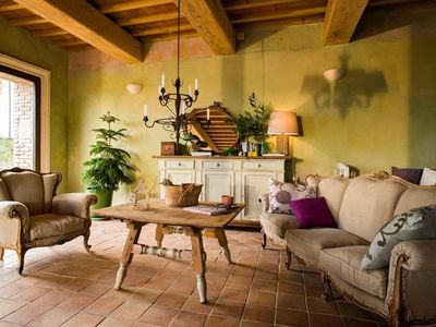 TUSCANY FOREVER RESIDENCE VILLA VI TERRA GROUND FLOOR APARTMENT boutique holiday rental.