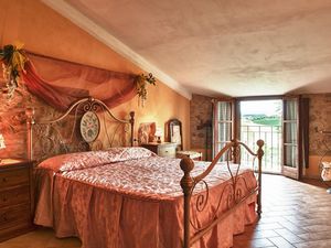 18166887-Ferienwohnung-2-Volterra-300x225-4