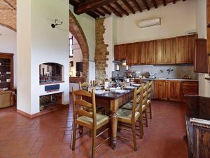 23325890-Ferienwohnung-8-Volterra-300x225-3