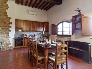 23325890-Ferienwohnung-8-Volterra-300x225-4