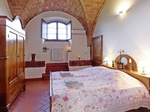 23325890-Ferienwohnung-8-Volterra-300x225-5