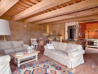 TUSCANY FOREVER RESIDENCE VILLA II L’ALLEGRIA GROUND FLOOR APARTMENT 
4 Schlafzimmer / 2 Badezimmer