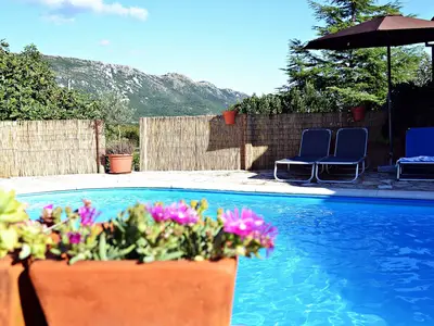 PoolOfHouse