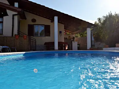 PoolOfHouse