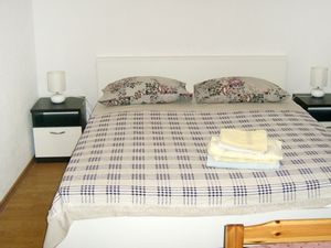 18323911-Ferienwohnung-7-Vrbanj-300x225-5