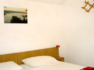 18323986-Ferienwohnung-5-Vrbanj-300x225-5