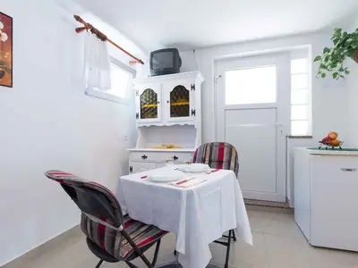 Ferienwohnung für 2 Personen (28 m²) in Vrbnik 6/10