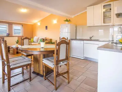 Ferienwohnung für 4 Personen (56 m²) in Vrbnik 7/10