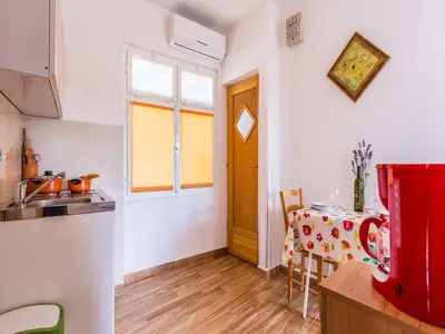 Ferienwohnung für 2 Personen (36 m²) in Vrbnik 8/10