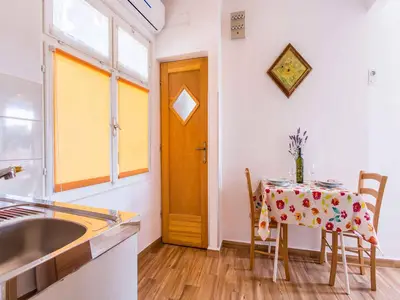 Ferienwohnung für 2 Personen (36 m²) in Vrbnik 9/10